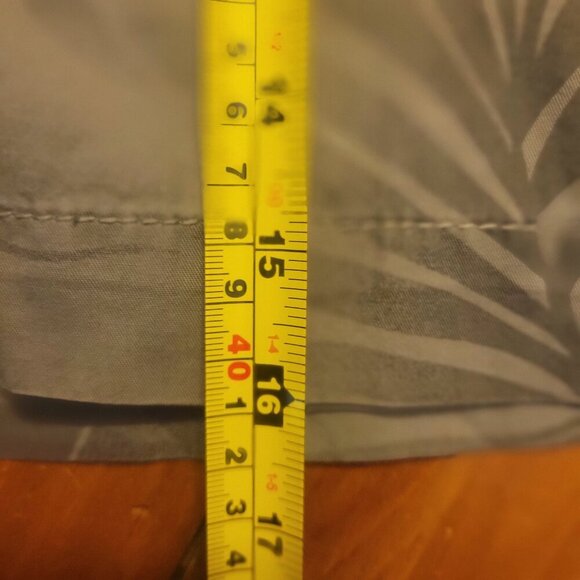 Cargo Skort in Camo-Style Tropical Design - Size 8 - Picture 7 of 7